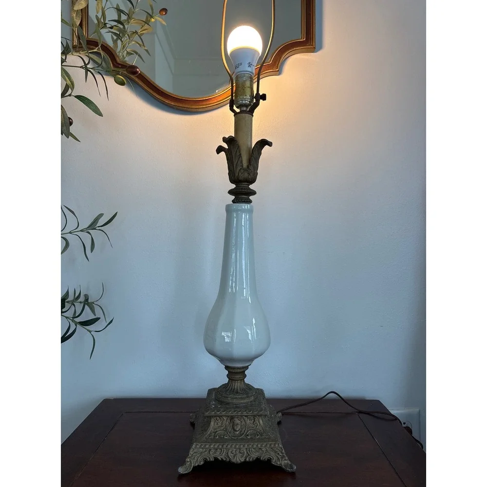 Vintage 60's Hollywood Regency Table Lamp Porcelain Base Brass Leaves & Base